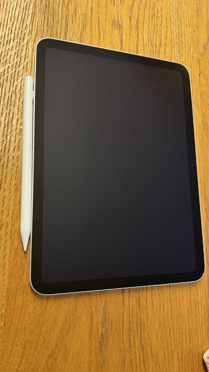 Apple Tablet PC: Apple iPad 2025 + Hülle + Tastatur + Stift – Nuovo (secondo la descrizione) da Berikon venduto da Peter_Graf_d1 5