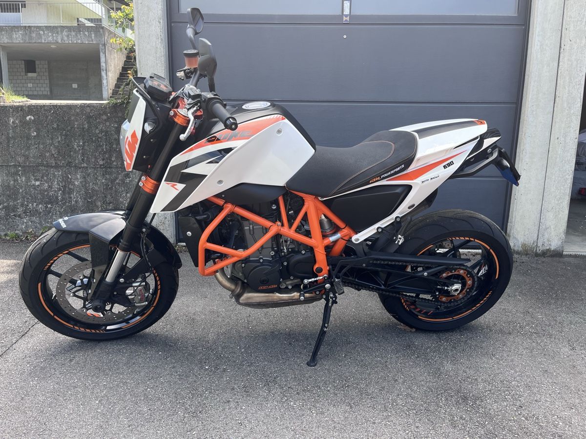 KTM Strasse: KTM Duke 690 R, Top Zustand, frisch ab Service – Gebraucht aus Bönigen von Seli_0 1