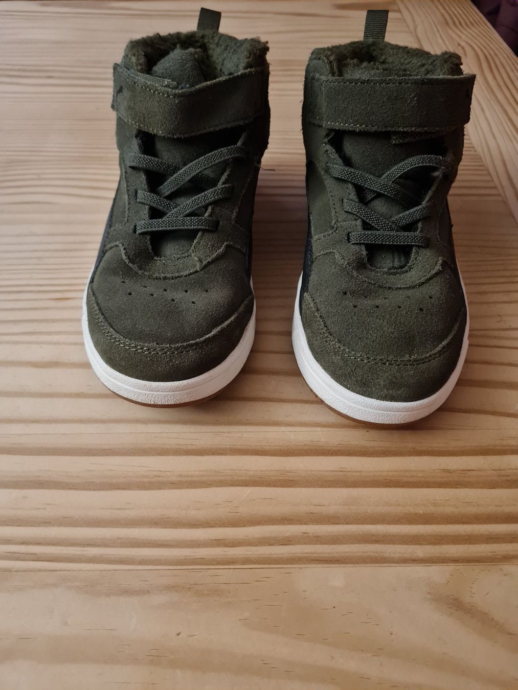 Puma Scarpe per ragazzi: Chaussures fourrées Puma (taille 34) – Usato da Châtelaine venduto da Mariabella 1