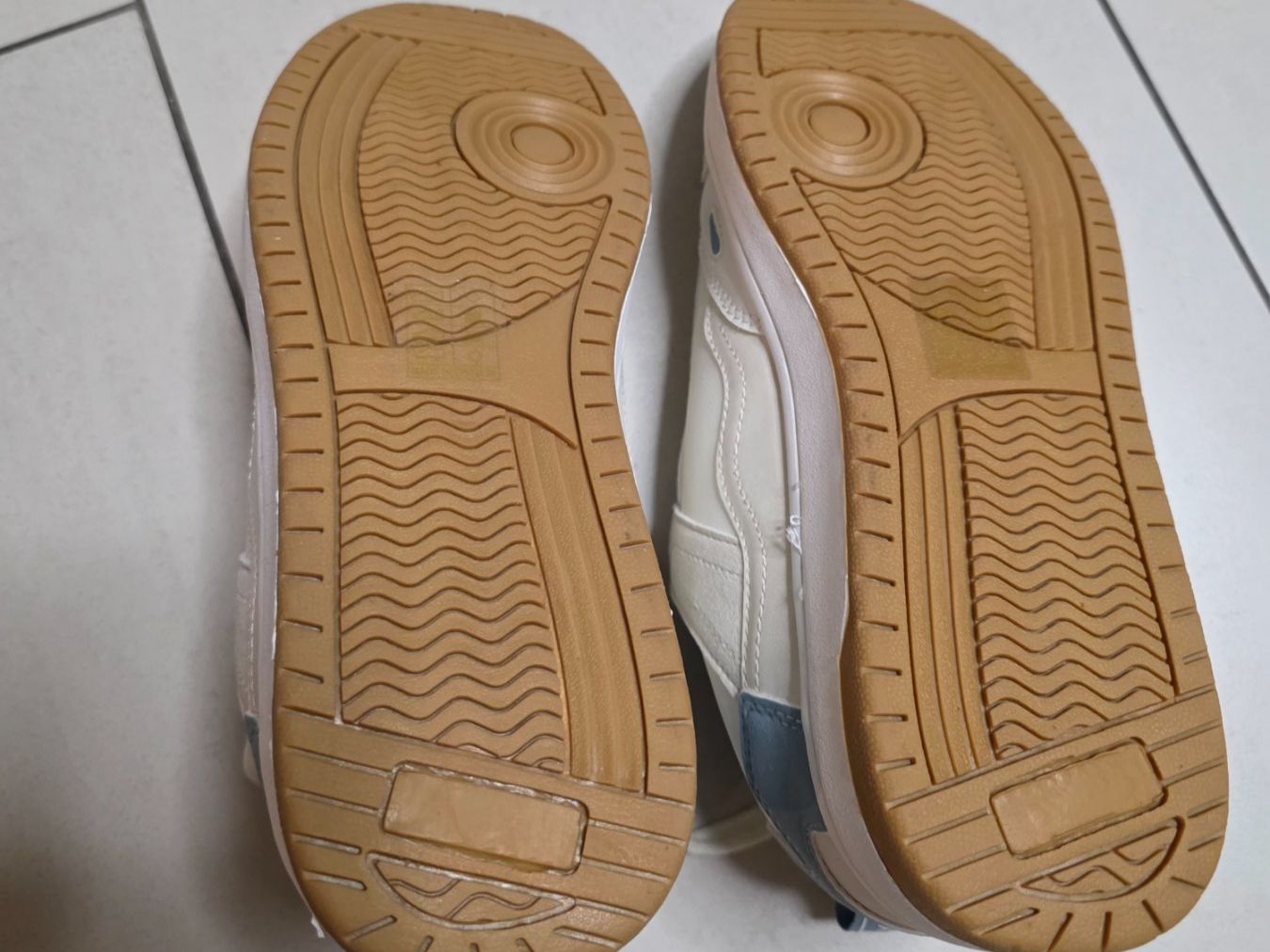 Only Scarpe da uomo: ONLY Sneaker, Weiss/Hellblau, Gr. 39 -neu – Nuovo (secondo la descrizione) da Brunegg venduto da Verkaufswelt 2