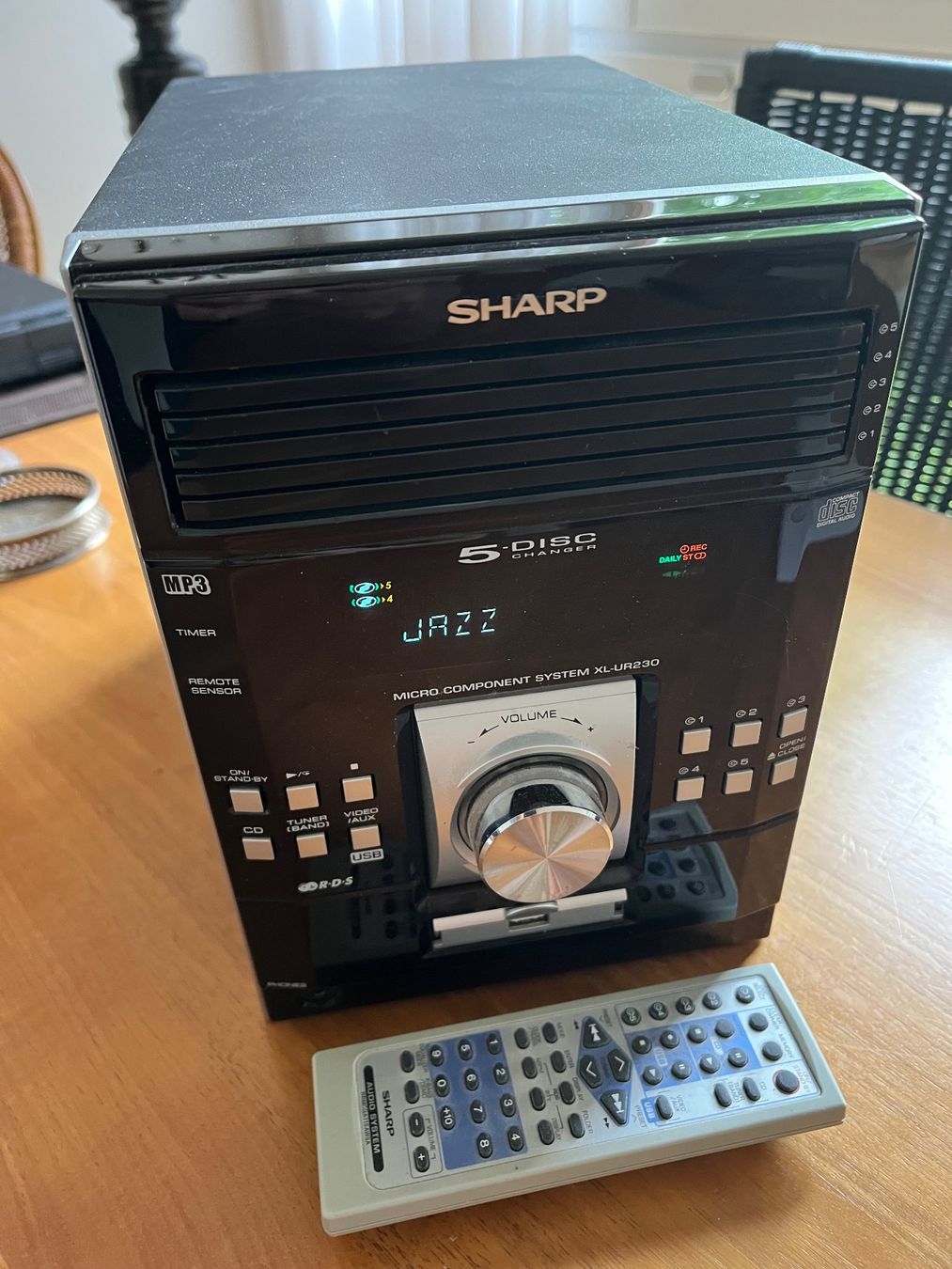 Sharp Lettore multimediale & Streamer: Sharp Micro Component System XL-UR230, Top Zustand! – Usato da Zürich venduto da embruko