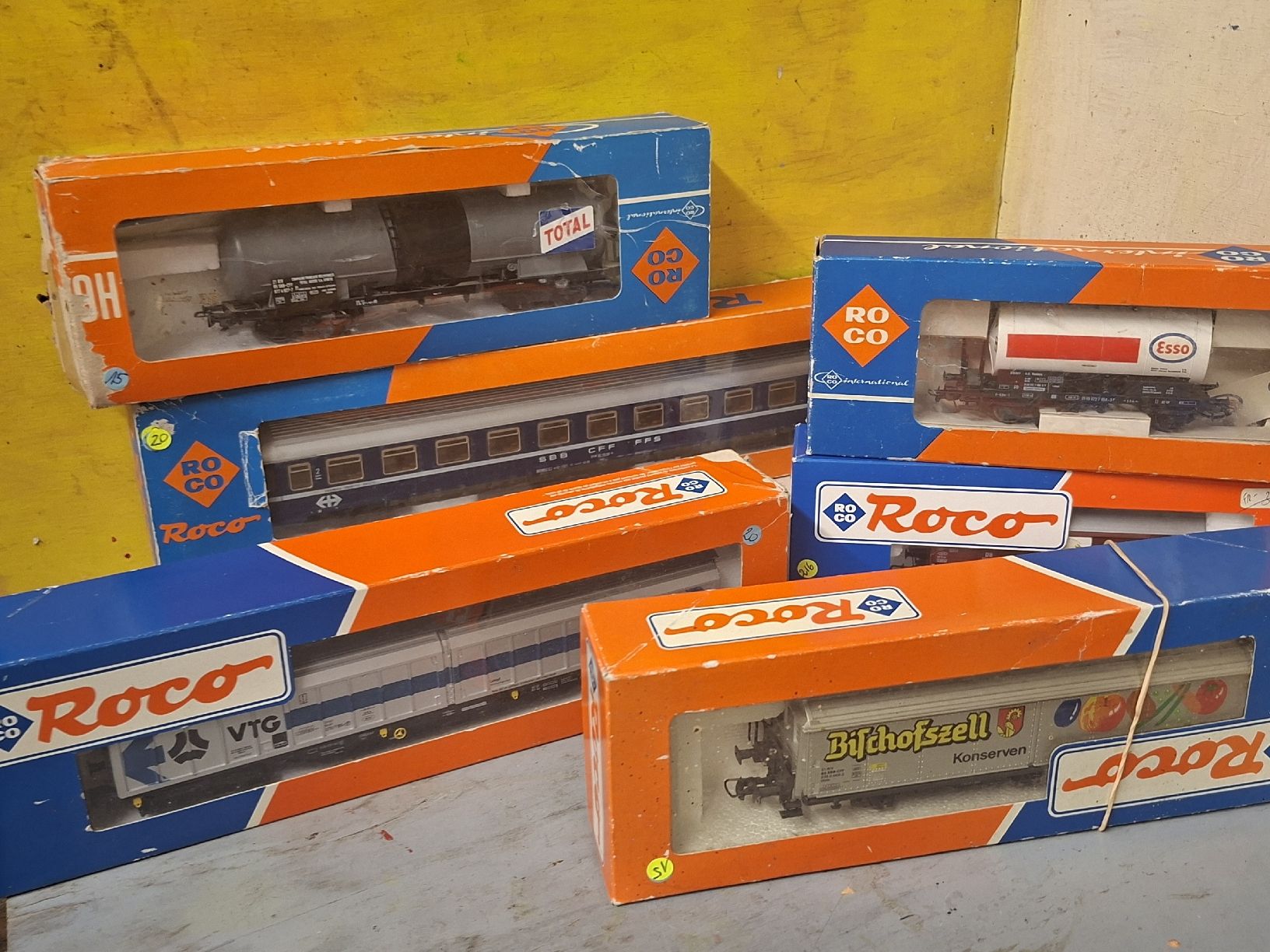 Roco Modelleisenbahnen: 6 wagons Roco – Neu (gemäss Beschreibung) aus Monthey von Jmbois 1