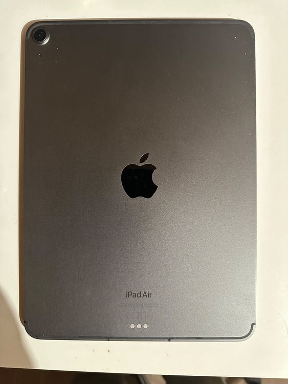 Apple Ipad Air 5th Generation 64GB Wifi + Celular | Kaufen auf Ricardo