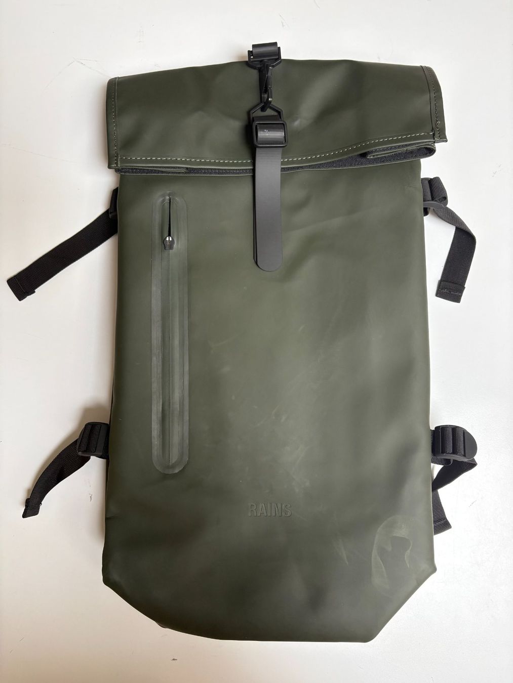 Rains Zaini: Rains - Rolltop Backpack Large W3, Grün – Usato da Zug venduto da isdach