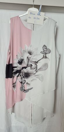 Bluse Neu Gr. 52/54 mit Blumen- und Schmetterlingsprint