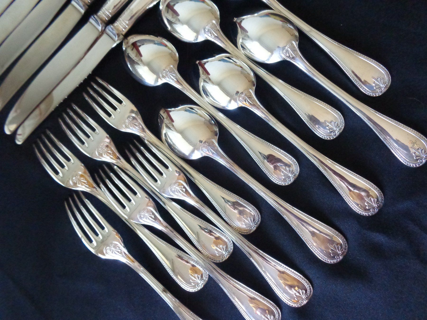 Christofle Bestecksets: * 18 X GRANDE COUVERTS CHRISTOFLE MAILMASON ORIGINAL – Neu (gemäss Beschreibung) aus Morges von argento.oro.65 7