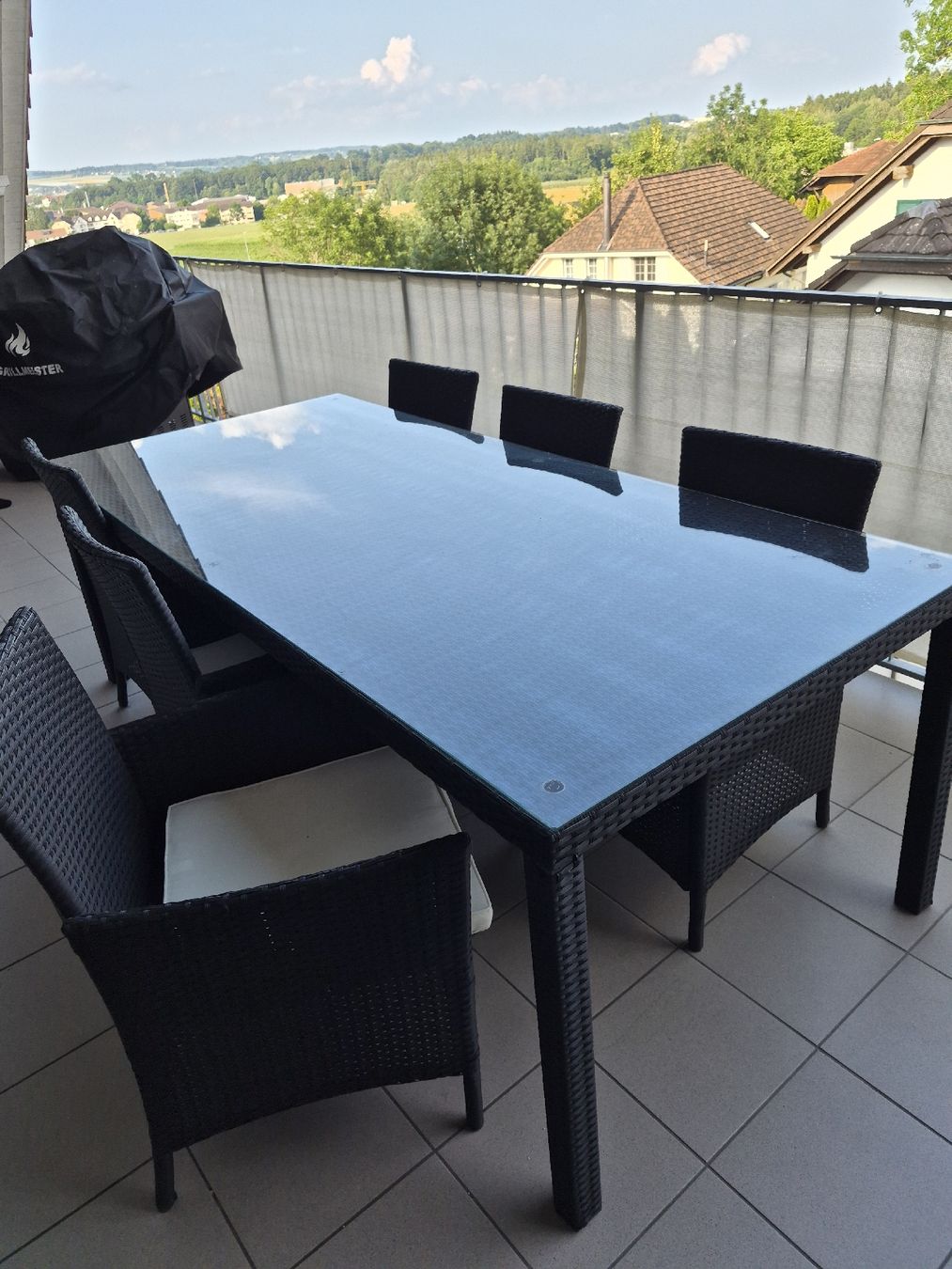 Set di tavolo e panche: Gartentisch mit 6 Stühlen und Polster – Usato da Istighofen venduto da and_jc2r