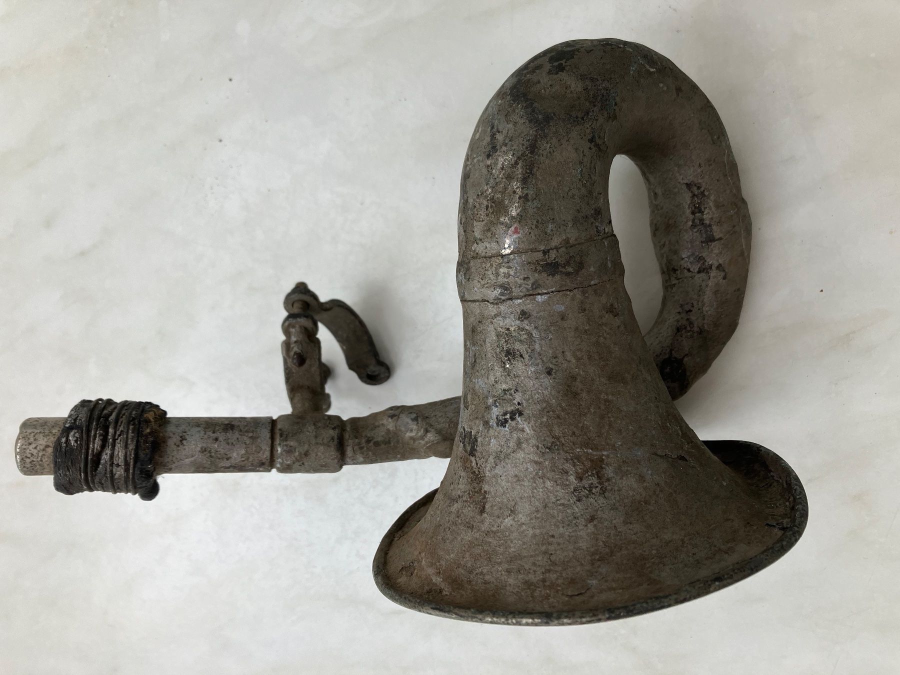 Autres accessoires p. véhicule: Uralte Oldtimerhupe – D'occasion à Rüegsauschachen par limek 2