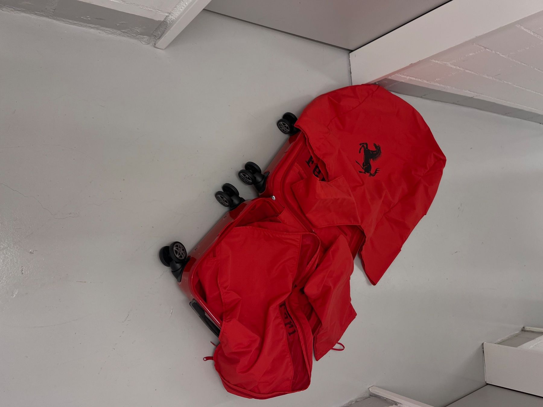 Valigie: Reisekoffern FERRARI – Nuovo e nell'imballaggio originale da Dübendorf venduto da iw9_sc9q 1
