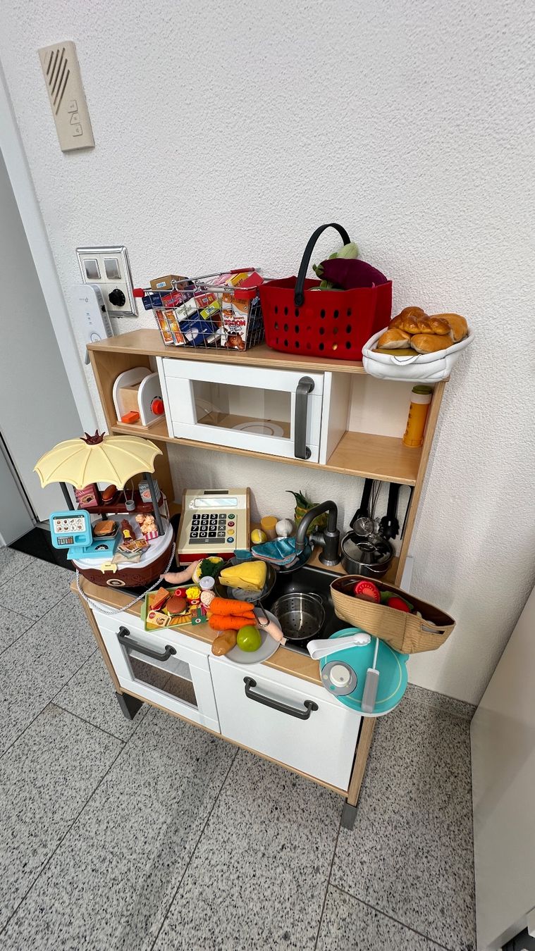 Ikea Giocattoli: Kinderspielküche aus Holz mit viel Zubehör – Nuovo (secondo la descrizione) da Siebnen venduto da tin_c6g5