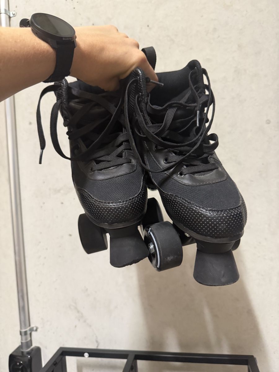 Inline-Skating & Rollschuhe: Quad Skates Black Size 37-38 – Gebraucht aus Zürich von har_ydk8 1