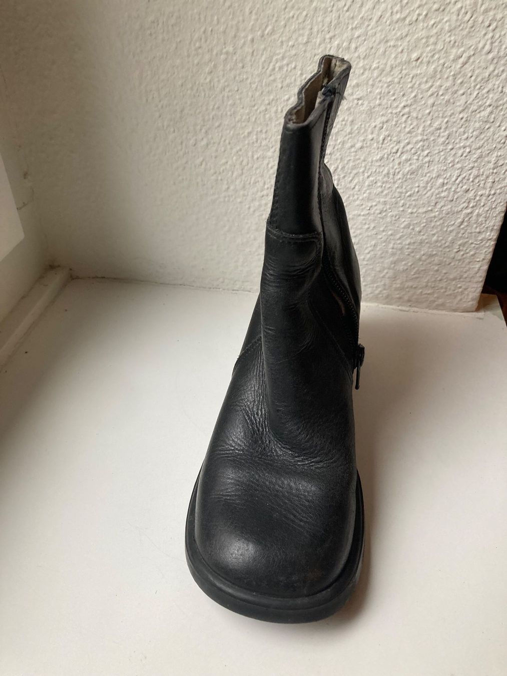 Scarpe da donna: Leder Boots schwarz – Usato da Zürich venduto da julia_le 1