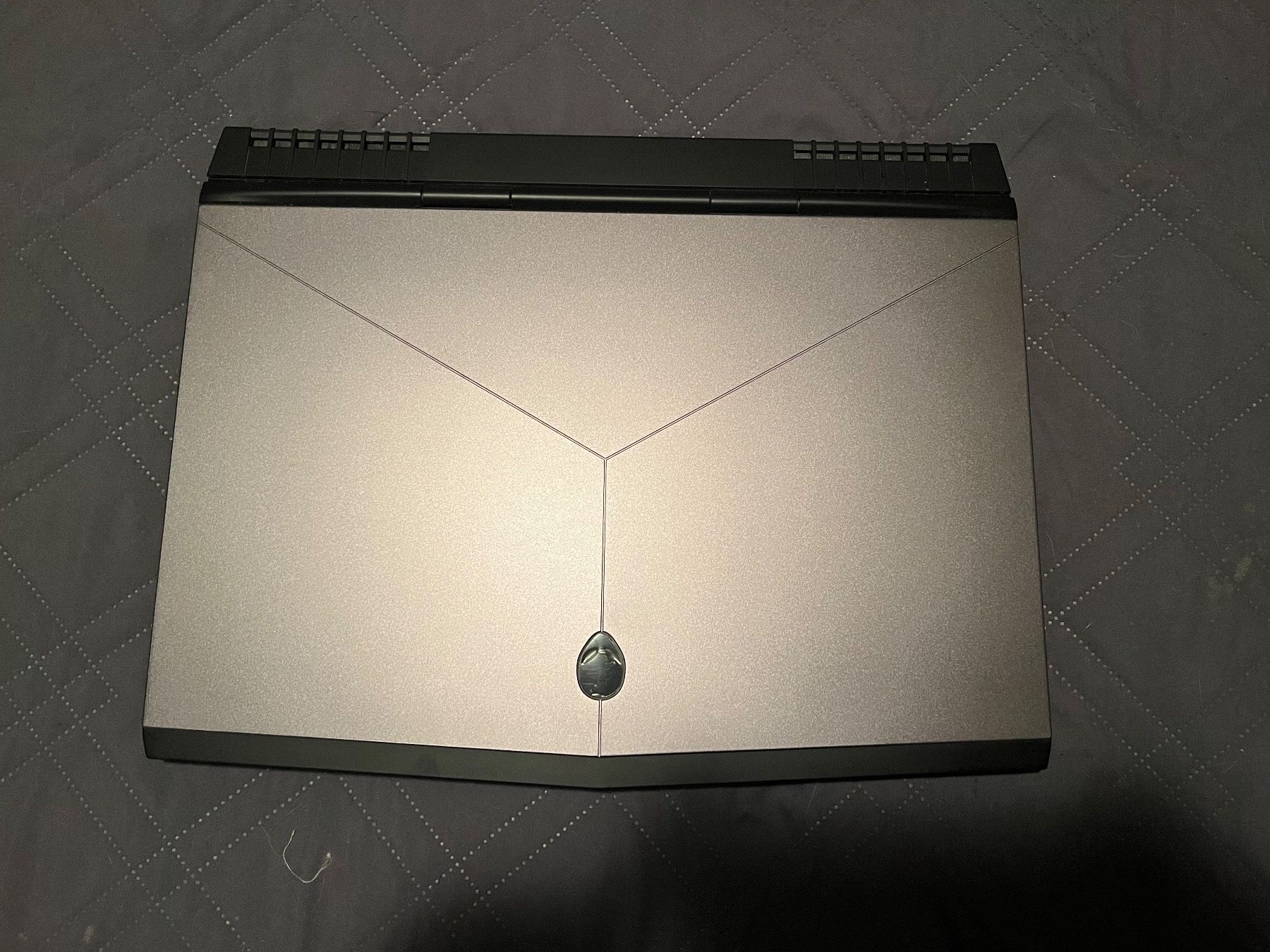 Alienware Notebooks: Dell Alienware 15 R3 Gaming Laptop – Gebraucht aus Dietikon von