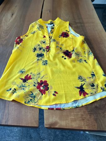 Gelbes Sommer Top mit Blumenmuster, Grösse M, neuwertig
