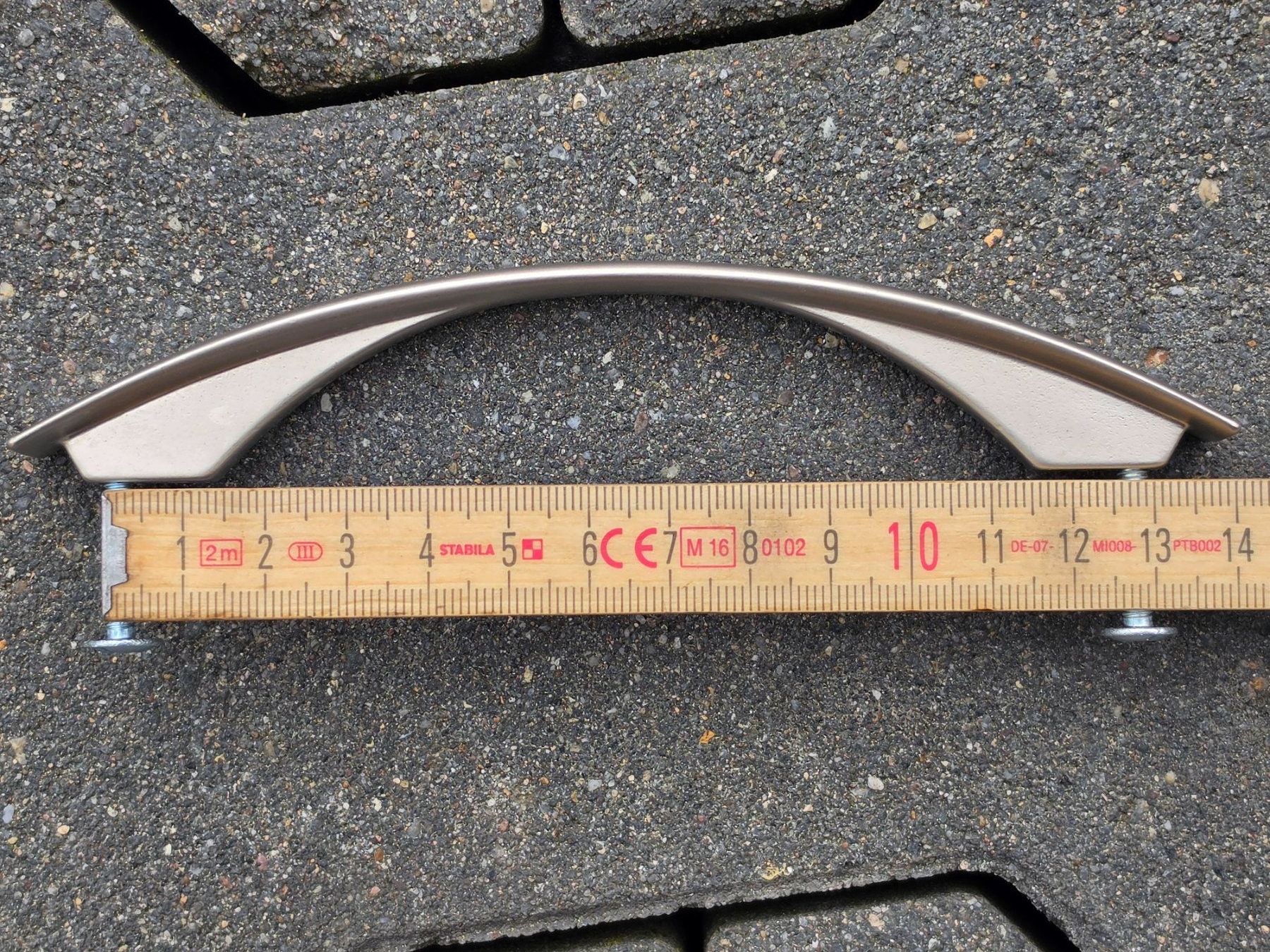 Ferramenta: Stabile Möbelgriffe aus Metall – Usato da Lotzwil venduto da Sternharry 3