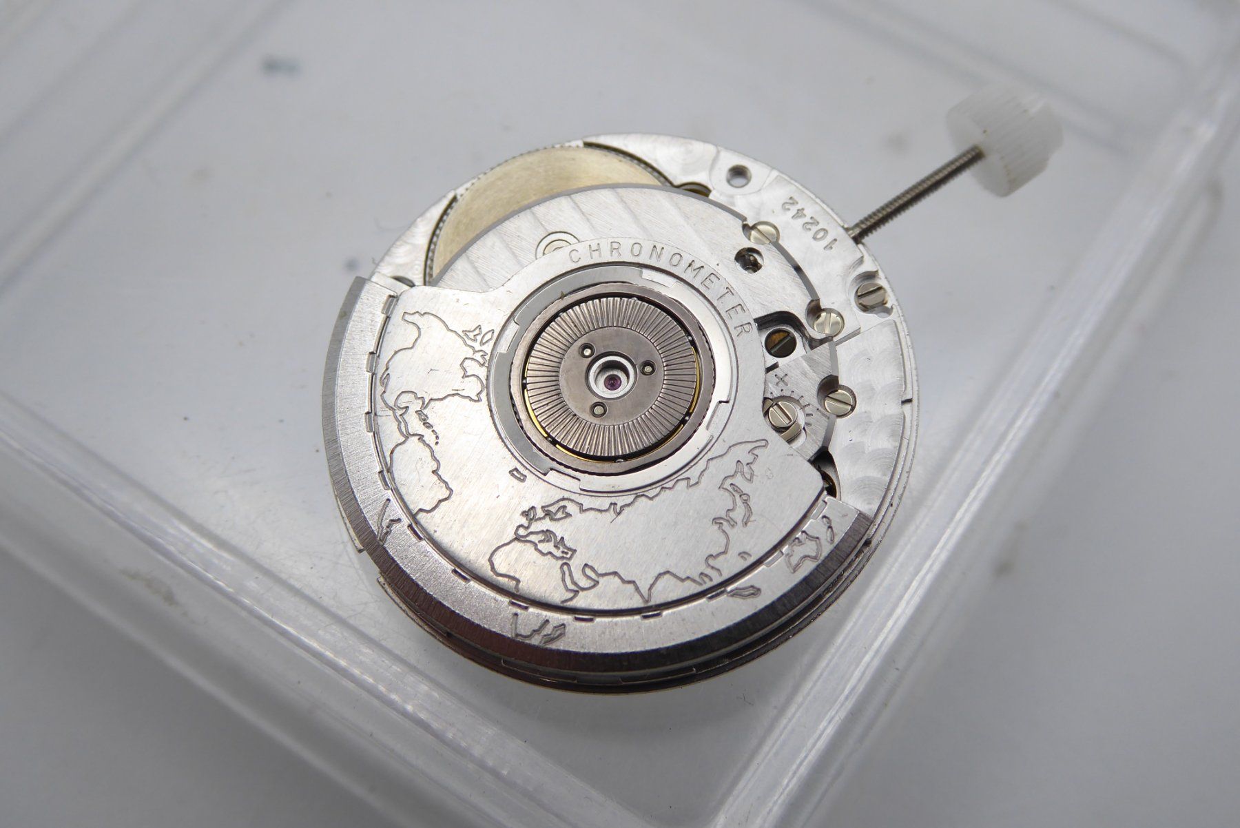 Eta Montres: Swiss Automatic movement cal. ETA2893-2 GMT Chronometer – Neuf (Voir description) à Geneve par adr_xk6n 3