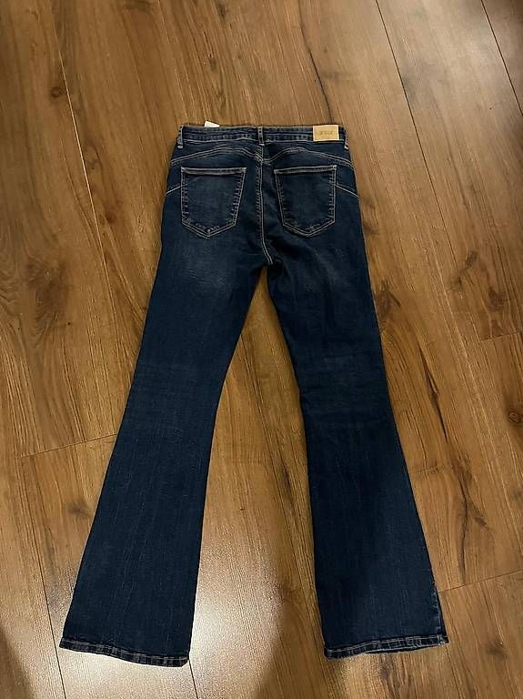 Jeans: Flared Jeans – Gebraucht aus Heimberg von Amanda13 2