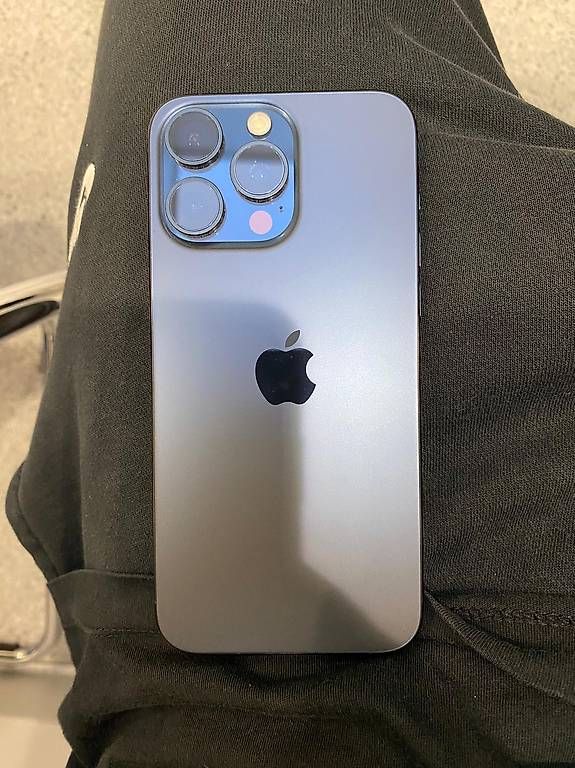 Telefoni cellulari / Smartphones: iPhone 15 Pro Max, 256gb – Usato da Bettwiesen venduto da elf_gmb9 1