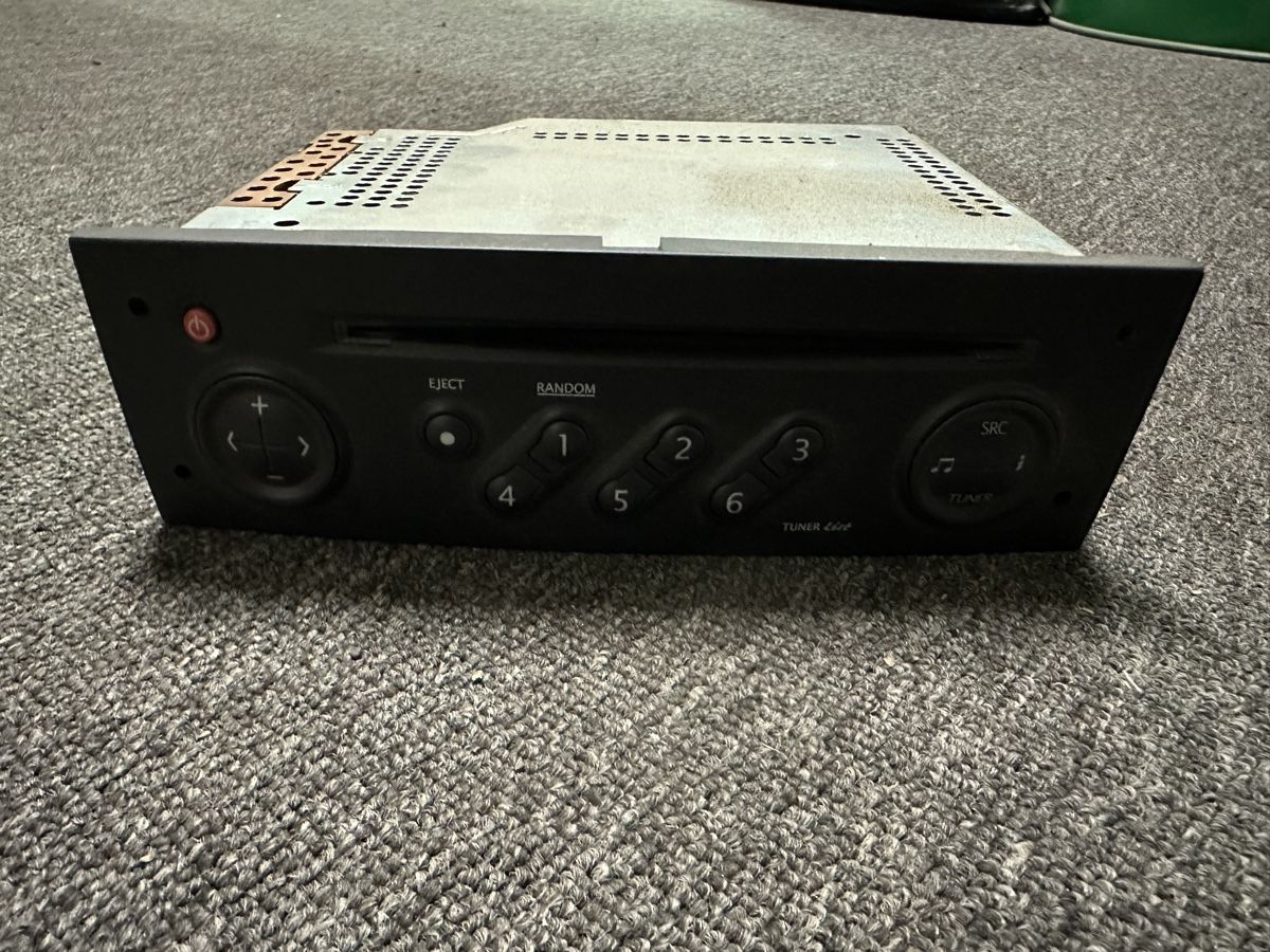 Radios: Radio d’origine Renault – Gebraucht aus Sion von ElMaloco