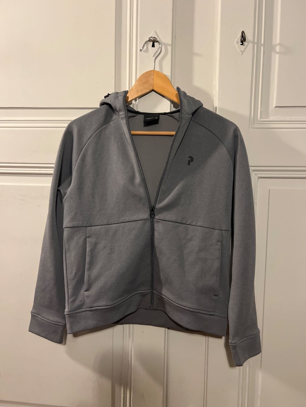 Peak Performance Vestes: Peak Performance Hoody – D'occasion à Bern par Recyclereuserefuse