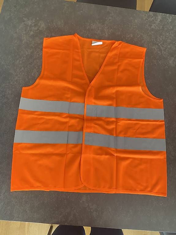 Gilets & Westen: Warnweste – Gebraucht aus Wetzikon ZH von masabelina63