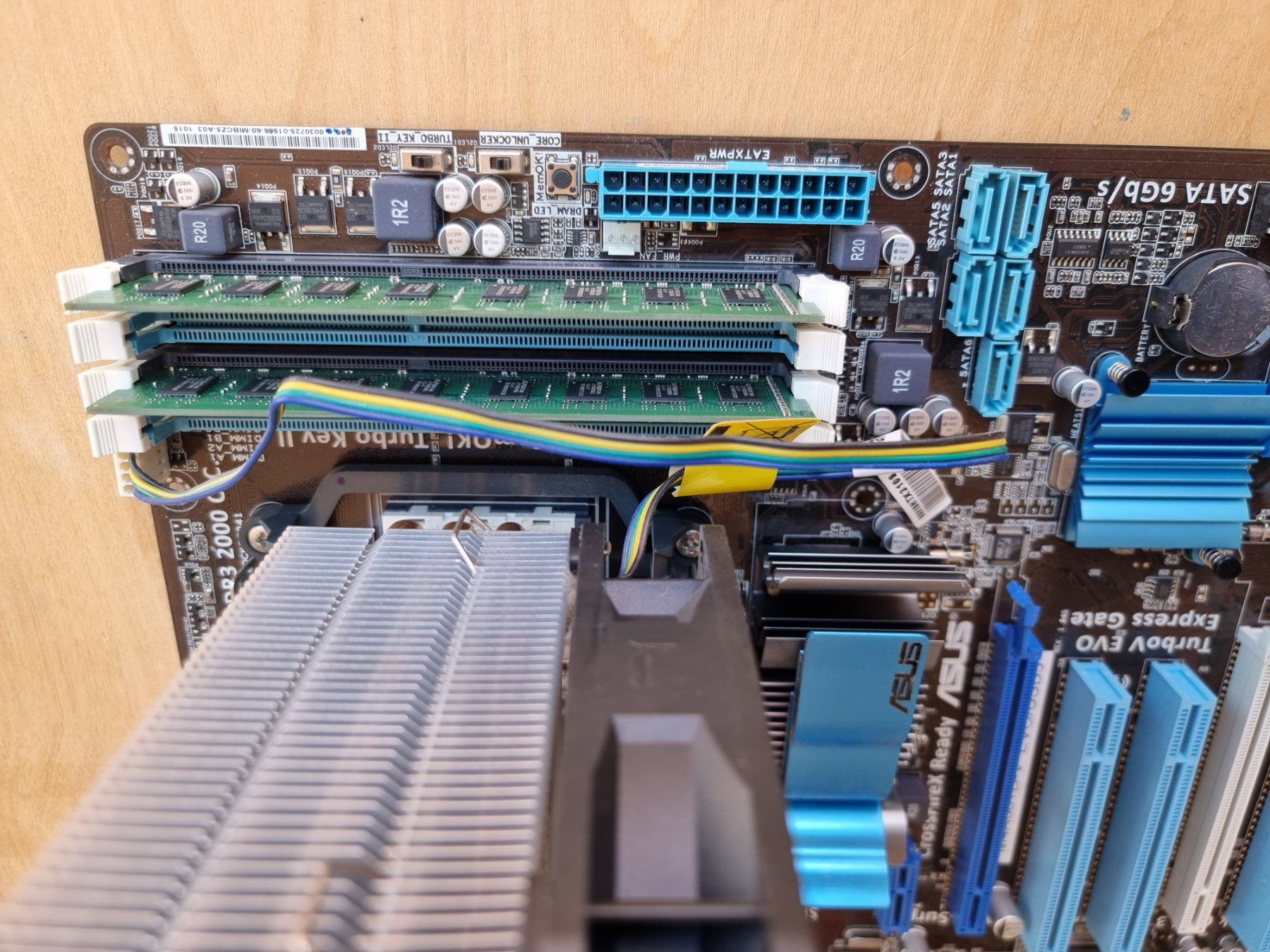 Componenti elettronici: ASUS X48 Turbo EVO, RAM, CPU Kühler – Difettoso da Zuzgen venduto da ricard11