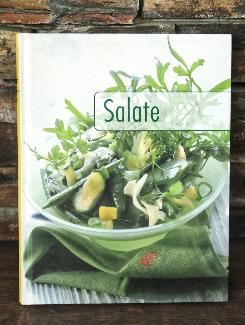 Libri: Kochbuch "Salate" Naumann & Göbel – Usato da Winkel venduto da man_2qfr