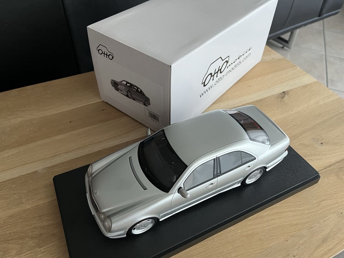 Otto Models Modellini d'auto: Mercedes-Benz E55 AMG 1/18 Ottomobile – Nuovo e nell'imballaggio originale da Léchelles venduto da Mlinspiration 6