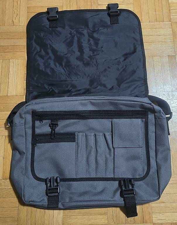 Taschen: Messenger-Bag mit Dartscheiben-Motiv – Neu (gemäss Beschreibung) aus Schaffhausen von F_180 2