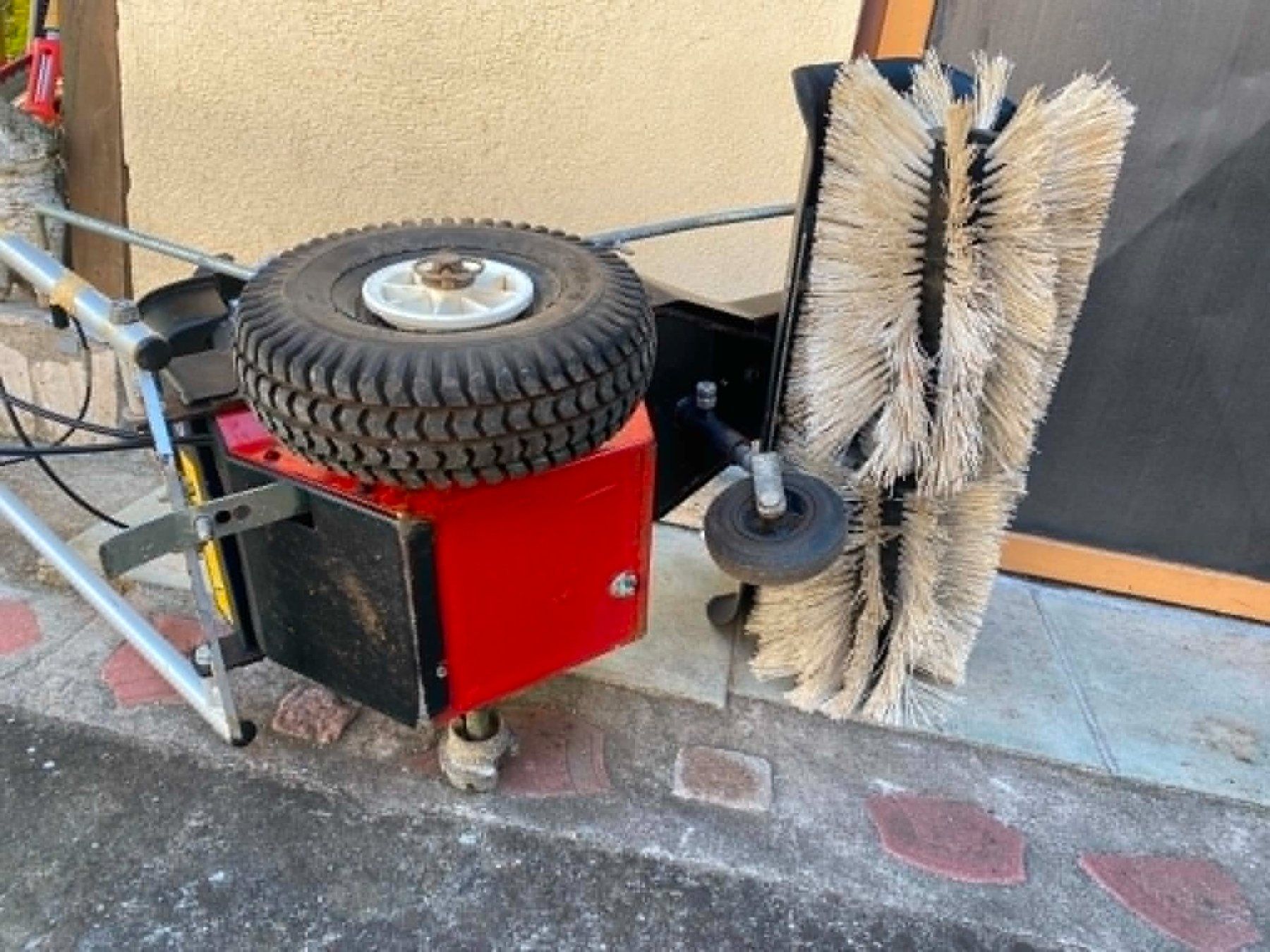 Honda Tutte le macchine: Honda Benzin Kehrmaschine – Usato da Allschwil venduto da mick-fed 7