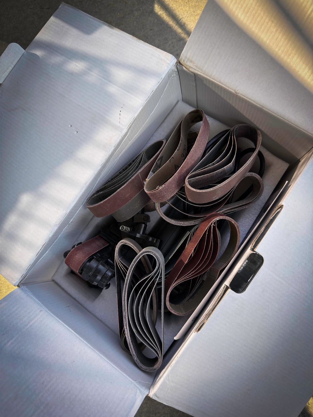 Smerigliatrici & Lucidatrici: Elektrischer Messer- & Werkzeugschärfer + Schleifbänder – Usato da Reinach AG venduto da Rousseau_J 5