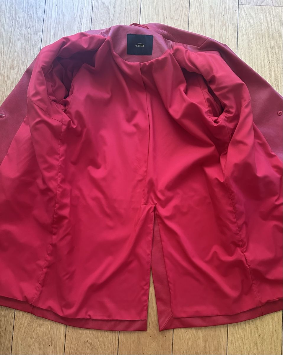 Twinset Giacche: Twinset faux-leather blazer size S – Nuovo (secondo la descrizione) da Geneve venduto da iri_dr5s 4
