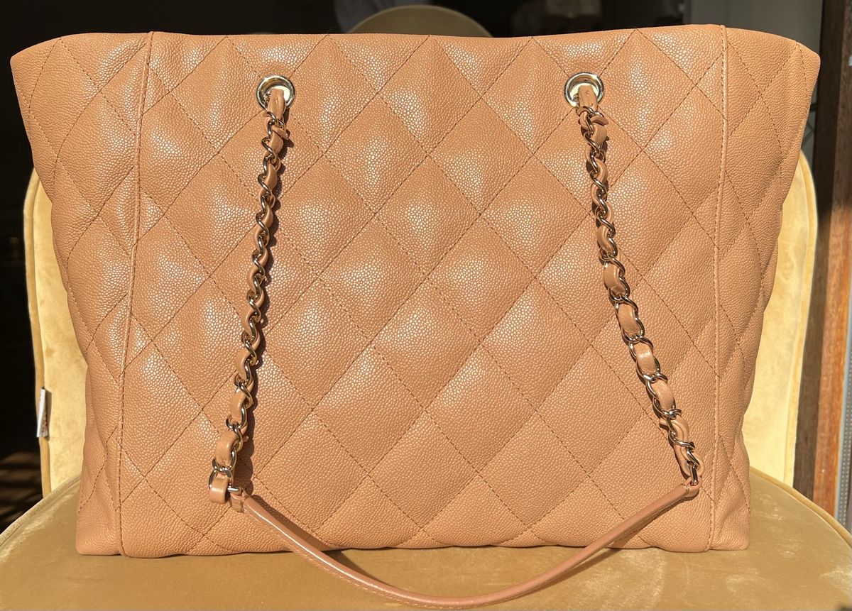 Chanel Borse: Chanel Grand Shopping Tote – Nuovo (secondo la descrizione) da Herrliberg venduto da nadesh12 1