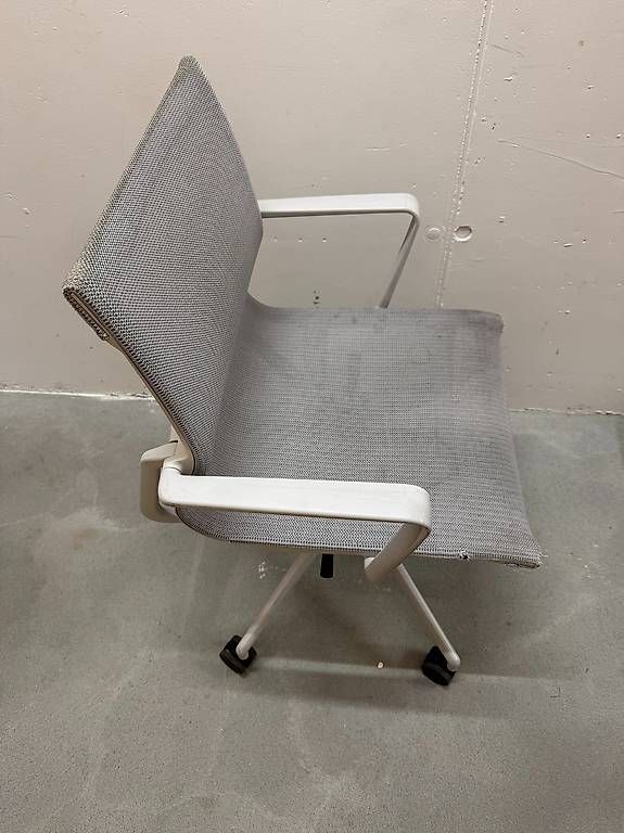 Vitra Chaises: Vitra Physix Bürostuhl – D'occasion à Münsingen par the_royal 1