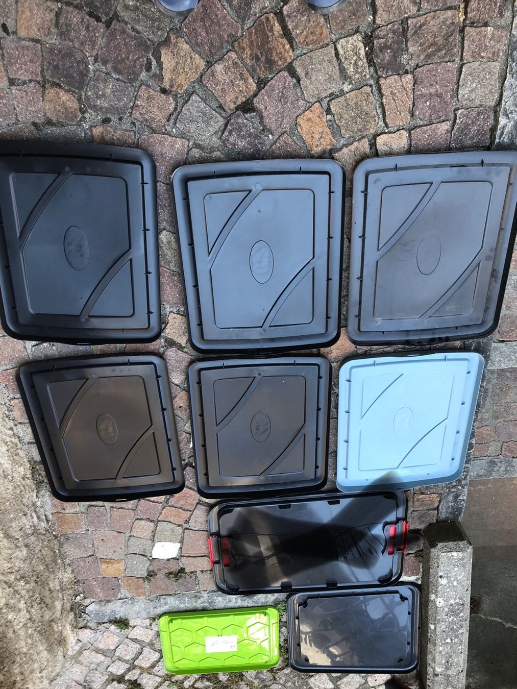 Altro in Decorazioni & Accessori: Lot de couvercles de boîtes de rangement divers – Usato da Sierre venduto da Erjou 1