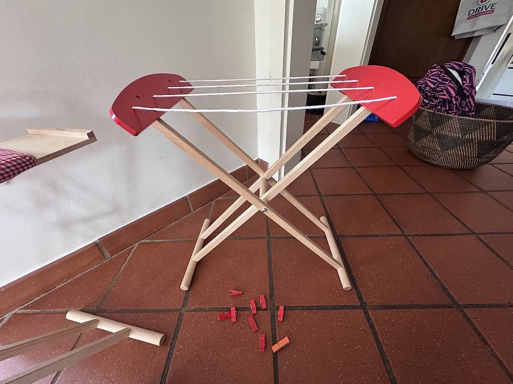 Bambole: Table de repassage et étendoir à linge pour poupée  – Usato da Troinex venduto da Steph_muller 2