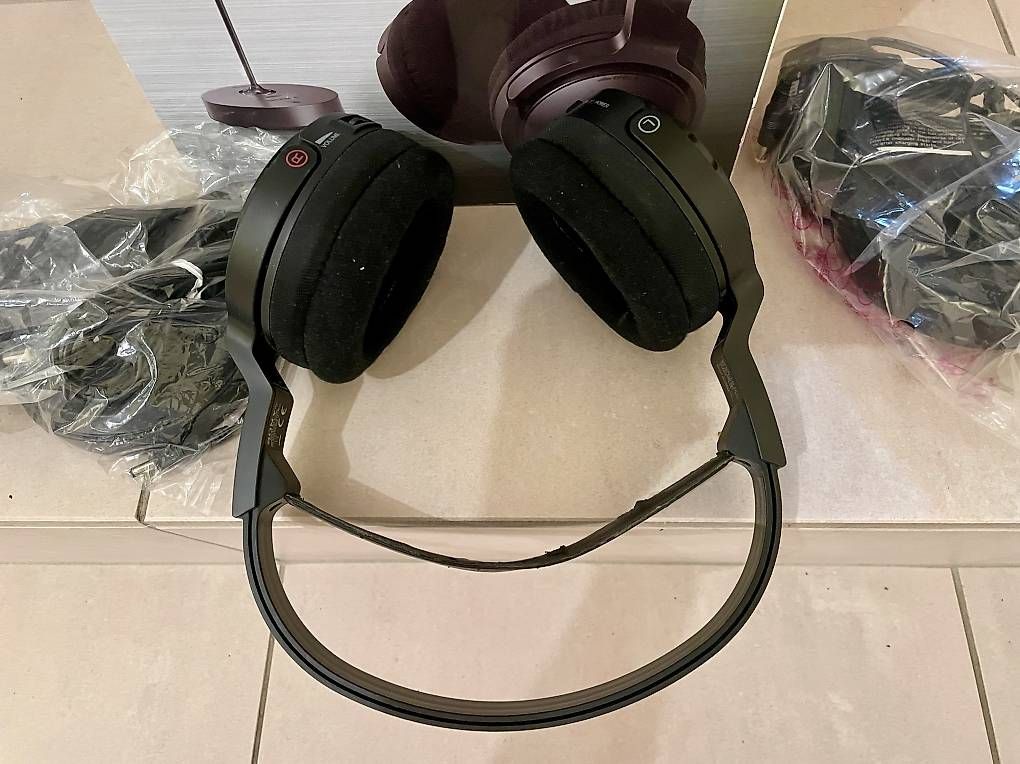 Kopfhörer: Sony casque et transmetteur  – Gebraucht aus Corcelles-pres-Concise von Dilem 1