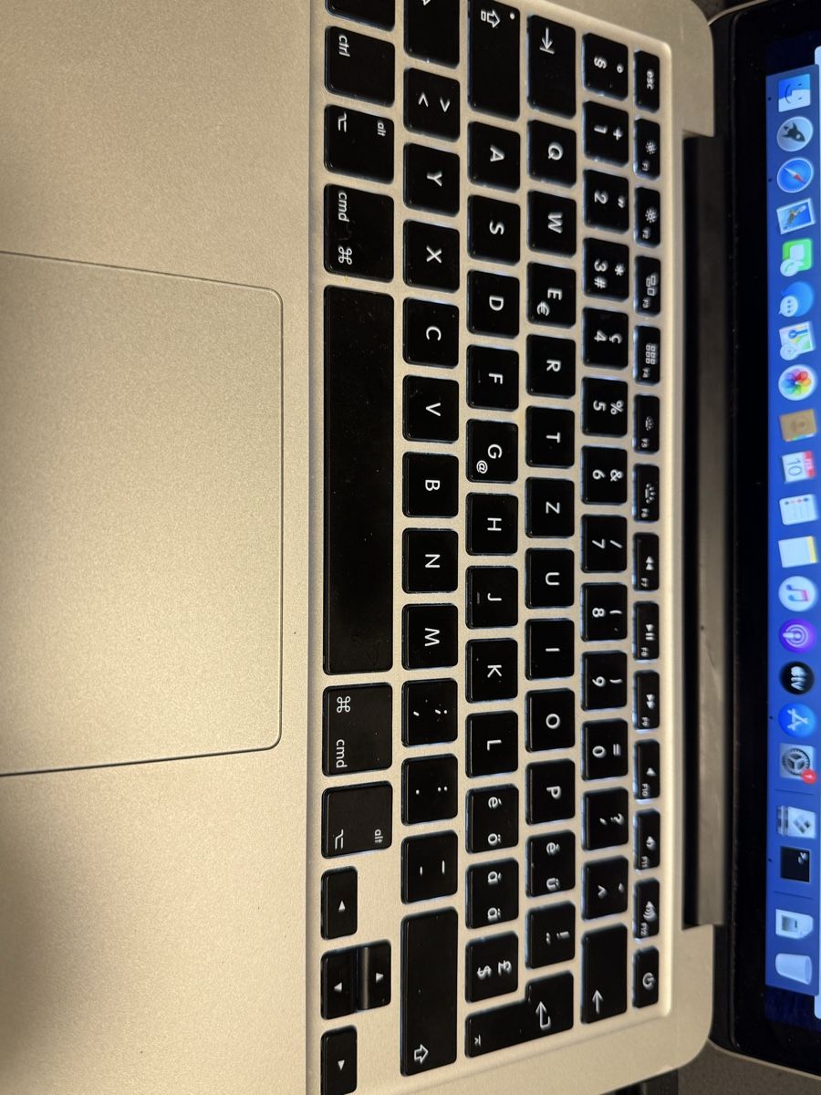 Apple Notebook: MacBook Pro 13 Inch – Usato da St. Gallen venduto da nas_zs7f 1