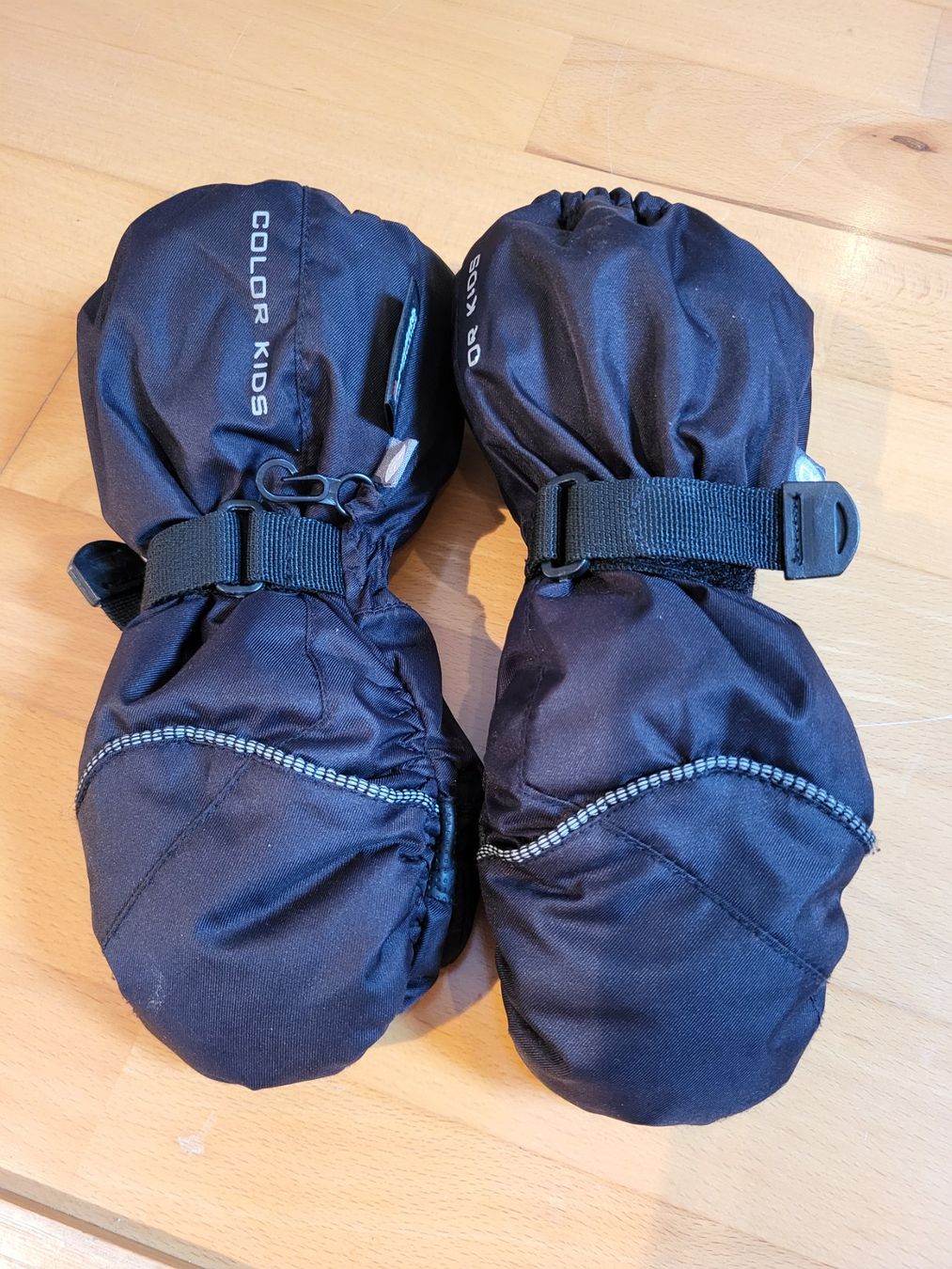 Kinderhandschuhe: Gants 3-4 ans – Gebraucht aus Gampelen von cli_2thg