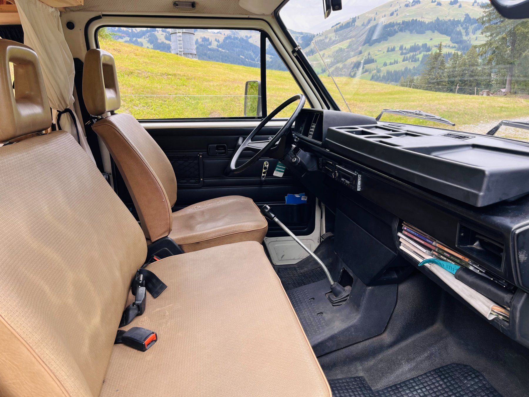 VW Camping Fahrzeuge: VW T3 Typ 2 Campervan – Gebraucht aus Bern von wetob 3