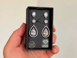 Boucles d'oreilles pendantes fantaisie neuves Lovisa