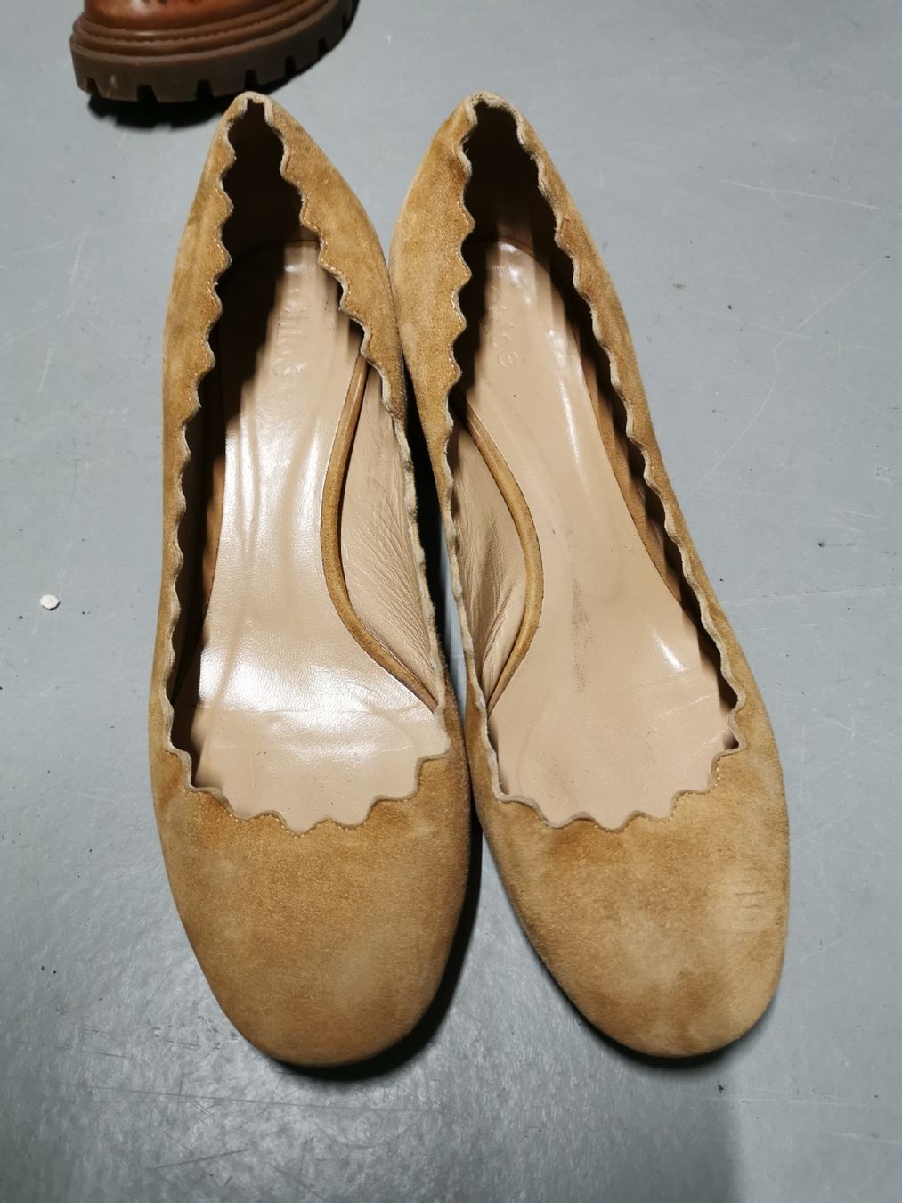 Chloé Damenschuhe: Chloé Pumps Wildleder Grösse 35.5  – Gebraucht aus Mühlethurnen von GaspAnita