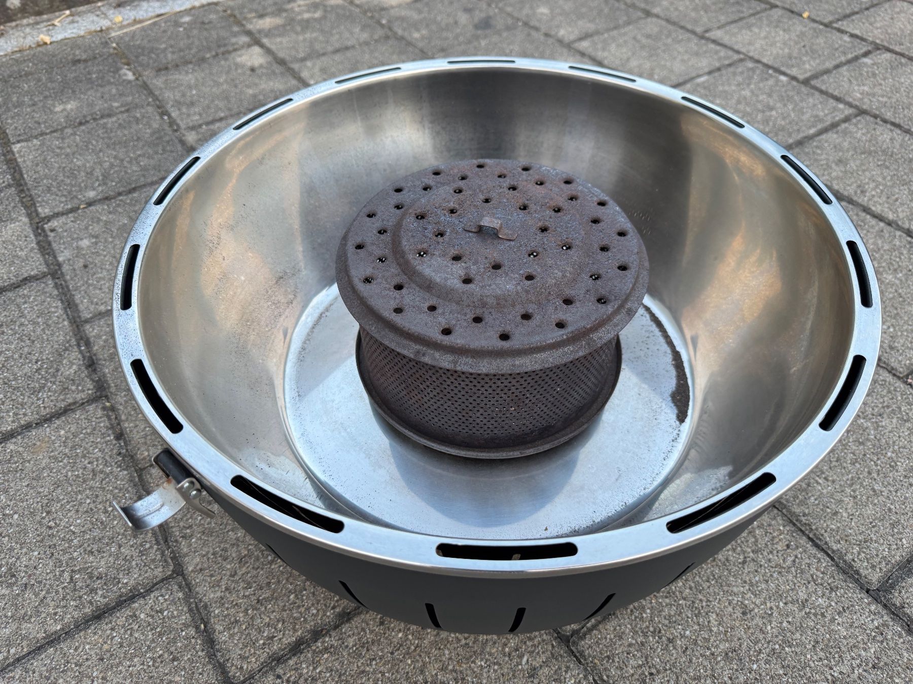 Lotusgrill Griglie: Lotus Grill XL mit Tragetasche – Usato da Sissach venduto da Sinom 6
