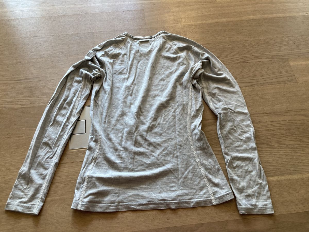 Pullover & Sweatshirts: Icebreaker S zum austragen (geflickt) – Gebraucht aus Gutenswil von Miania04 1