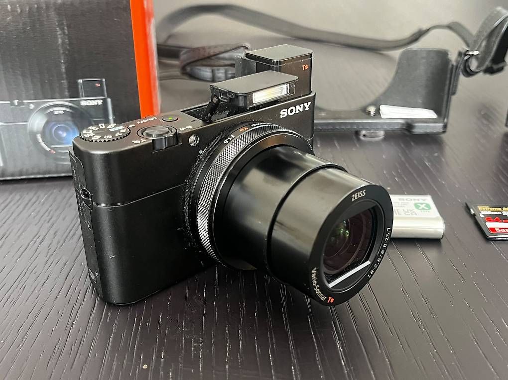 Sony Kamera: SONY RX100 VA CYBER-SHOT COMPACT CAMERA SET – Gebraucht aus Zürich von Han 1