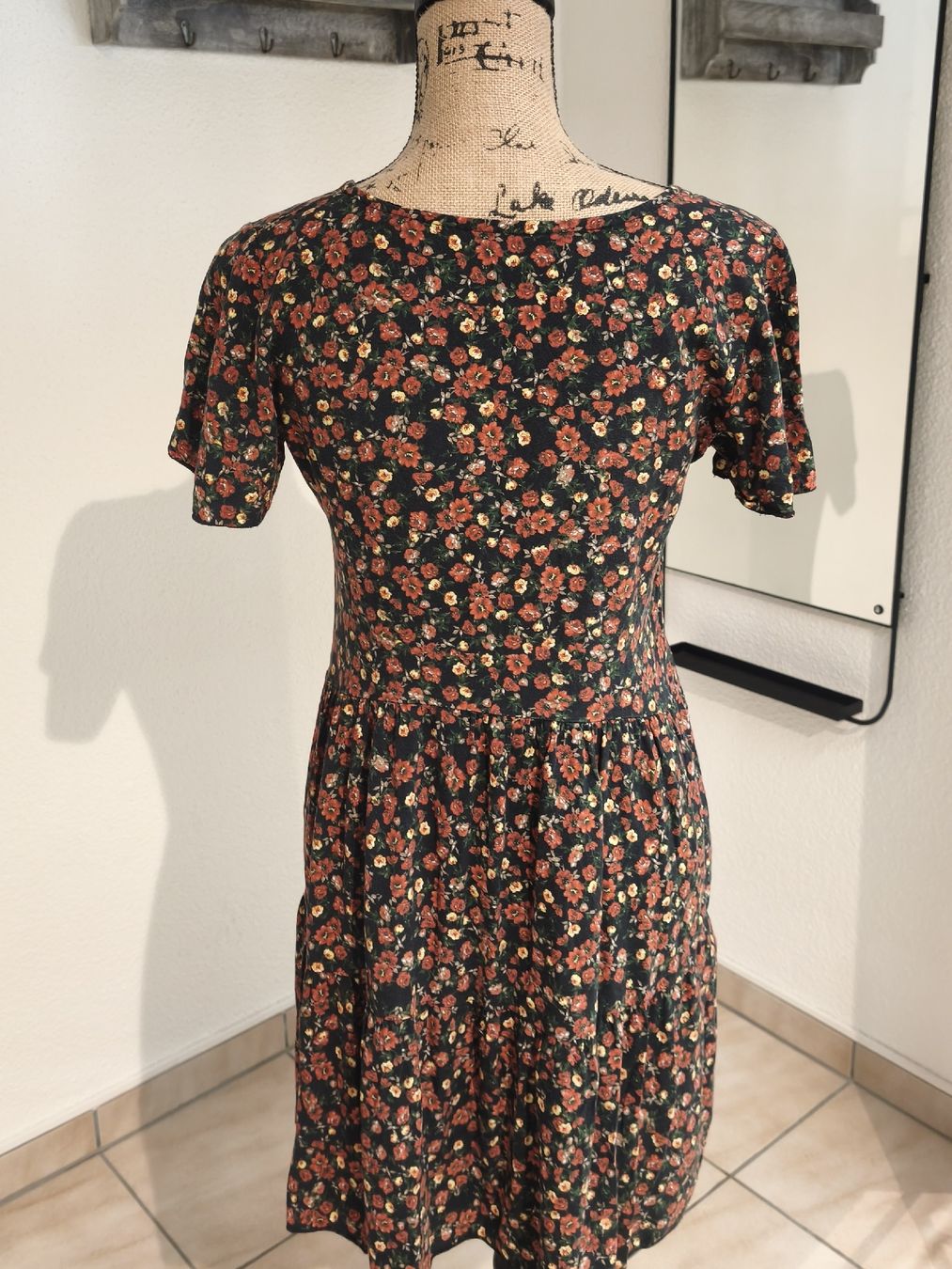 Zebra Robes: Kleid mit Blumenmuster Zebra Grösse S neuwertig – D'occasion à Emmetten par SecondhandSiska 2