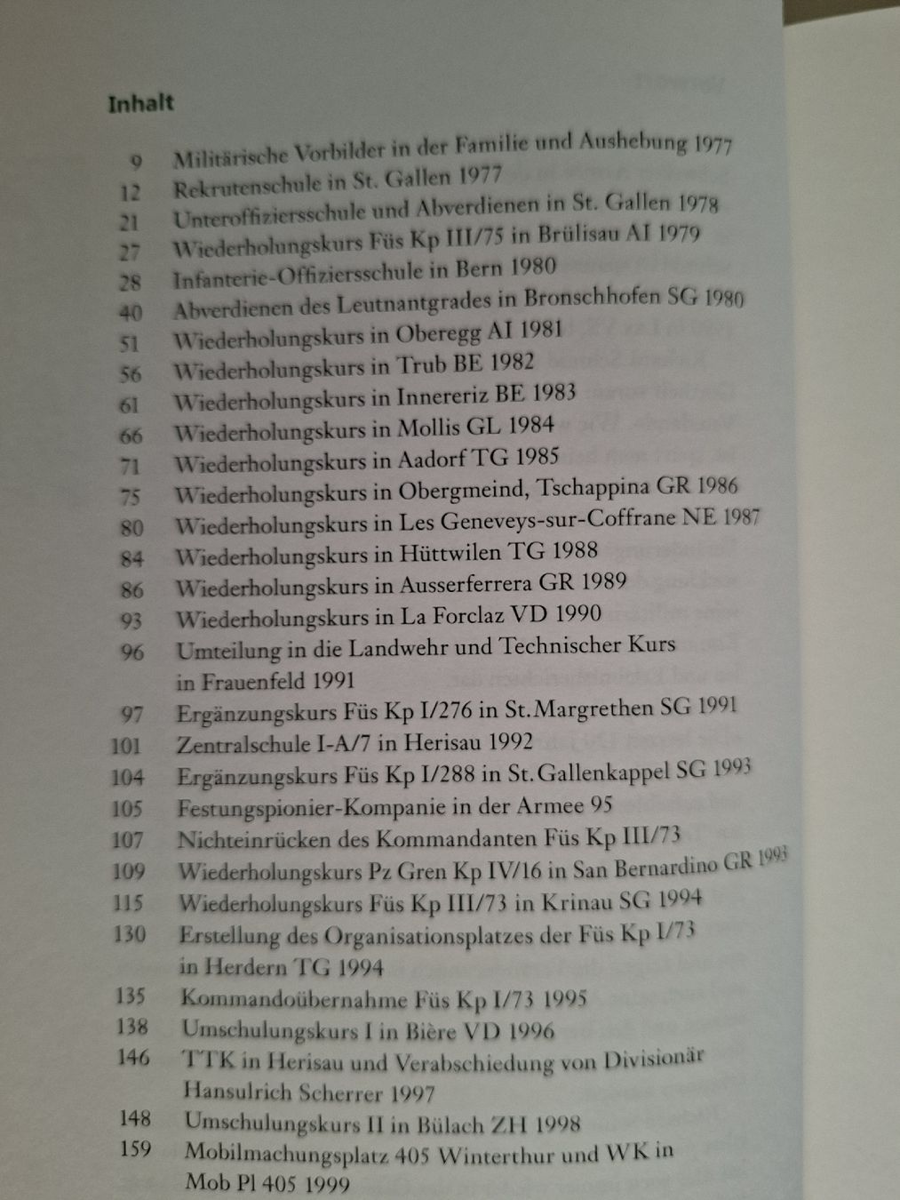 Libri: Schweizer Armee Militär Buch,  200 Seiten  – Usato da Schwanden Sigrisw venduto da len_9yqg 2