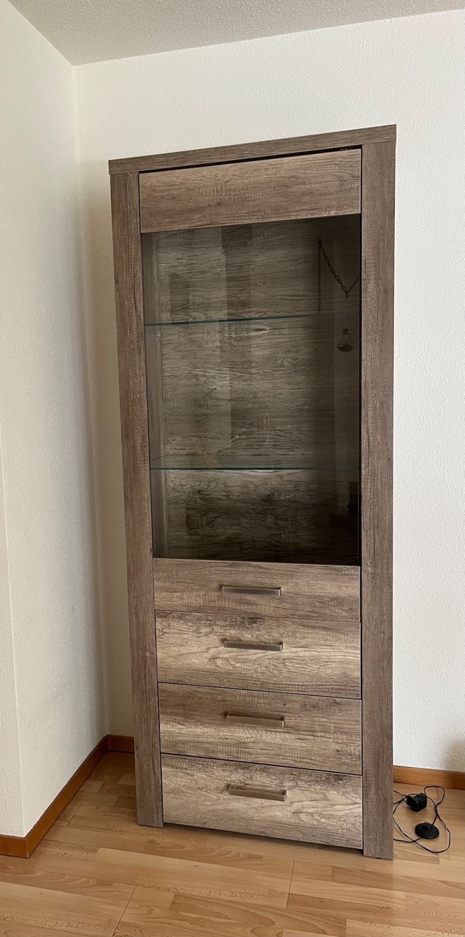 Schränke: Schrank mit Glas – Gebraucht aus Niederrohrdorf von akr_n9lt