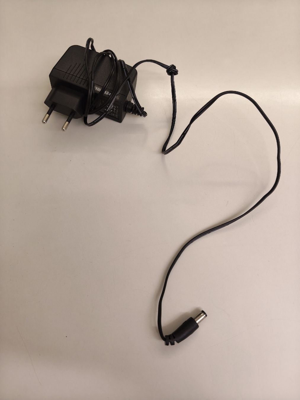 Laufwerke & Adapter: Stromadapter universal einsetzbar  – Gebraucht aus St. Gallen von Daniel74