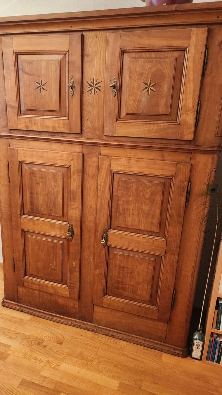 Schränke: Schrank (Massivholz) – Gebraucht aus Basel von simonium 1
